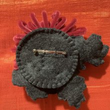 他の写真1: 桃色の菊と蝶