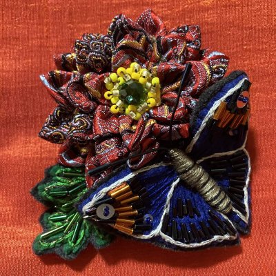 画像1: 布花の菊と蝶　紅