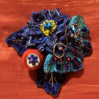 布花の菊と蝶　清朝風