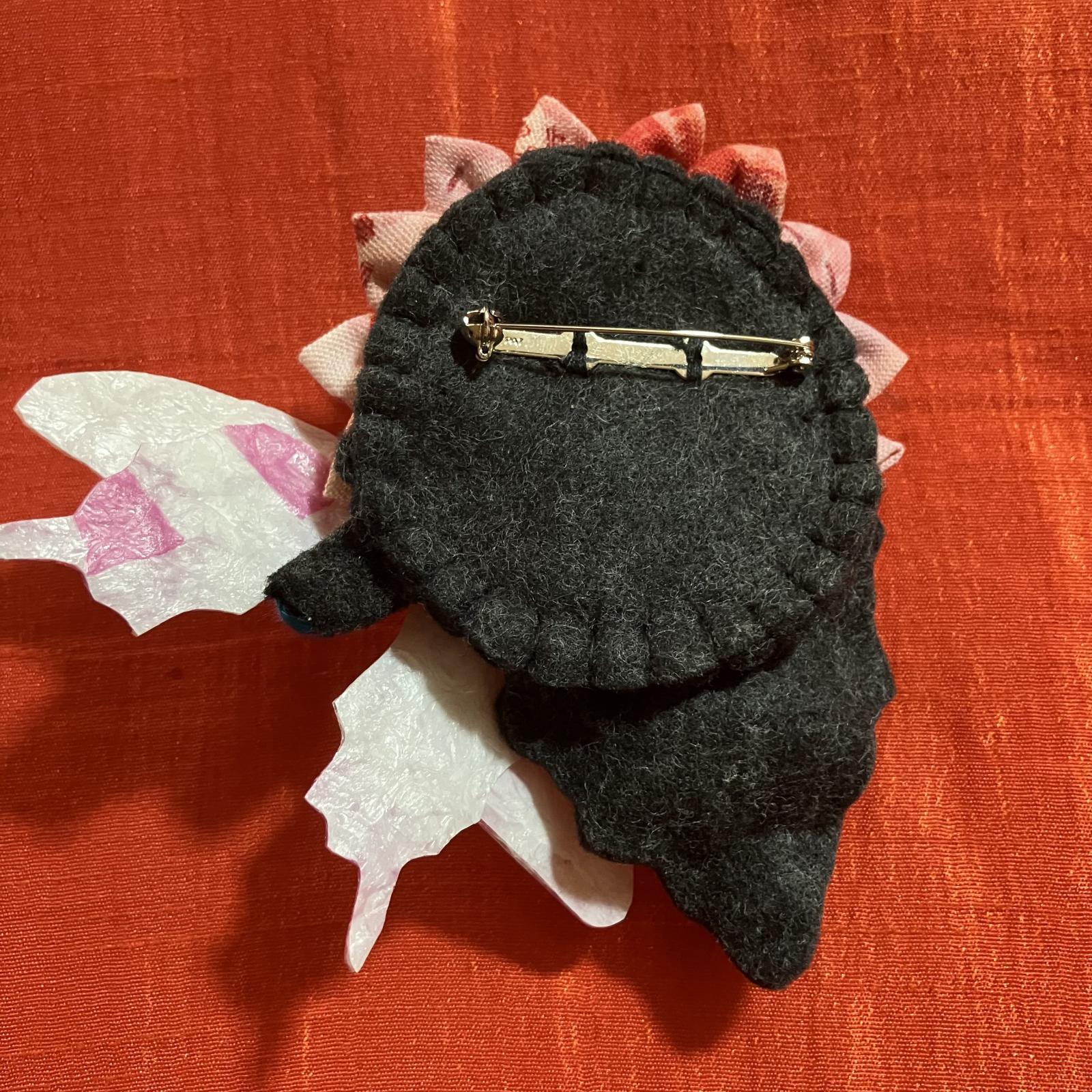 画像: 台湾の花　100元札と蝶2