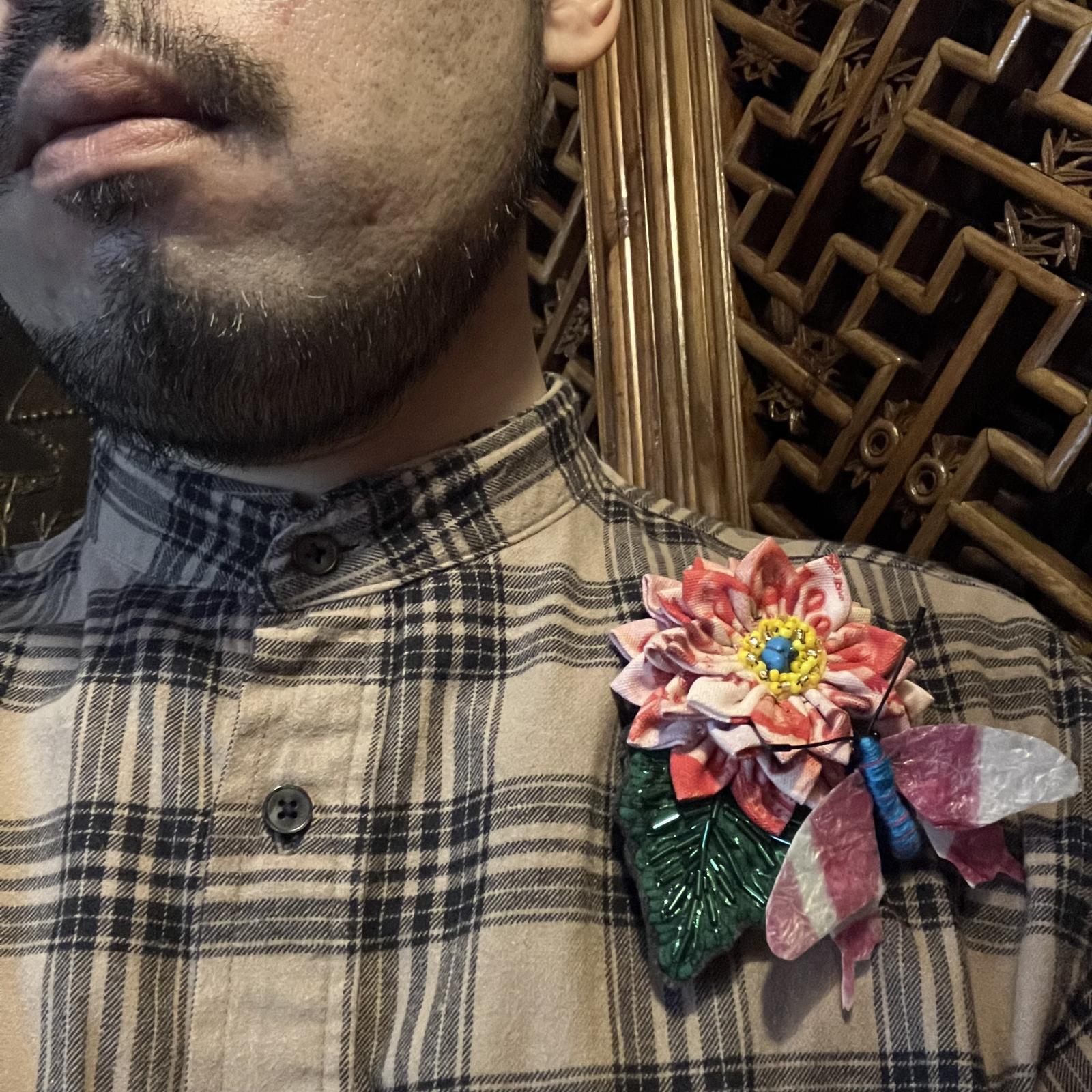 画像: 台湾の花　100元札と蝶2